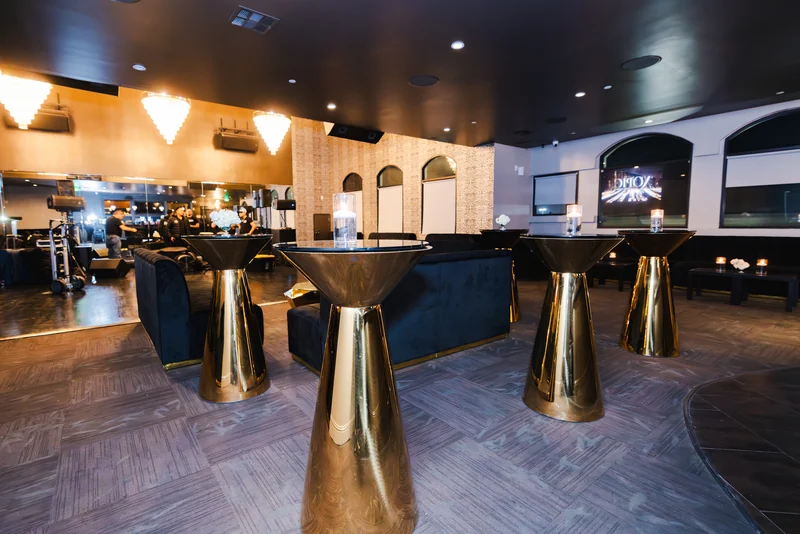 Cocktail reception in the Luxe Lounge